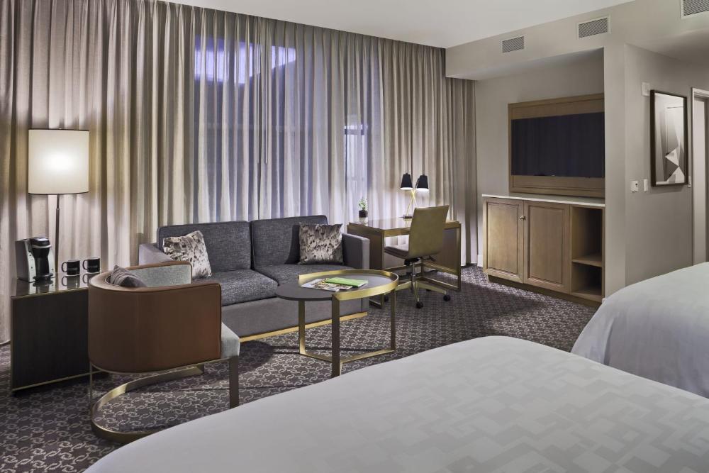 Deluxe Queen Room with Two Queen Beds interior